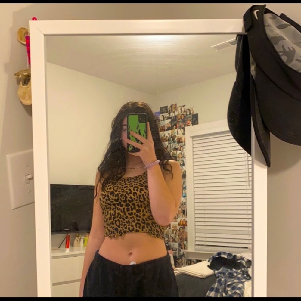 HOLLISTER CROP TOP